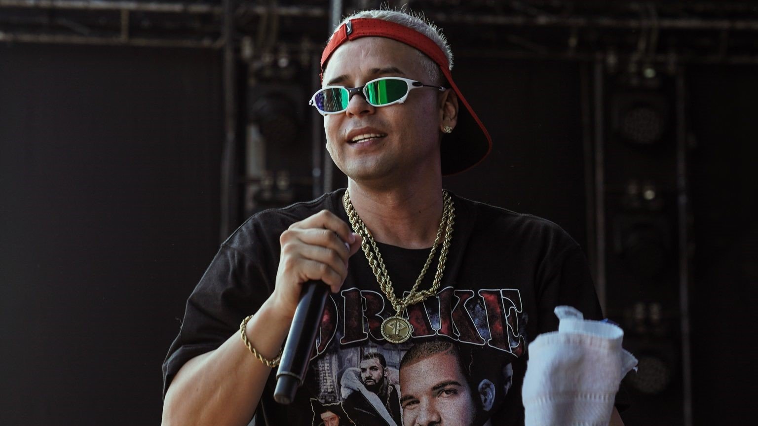 Papi Hop Papichamp celebra una tarde soñada en Lollapalooza - Billboard ...